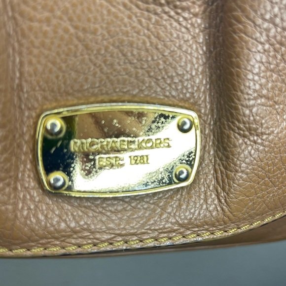 Michael Kors Fulton Flap Silver Chain Leather Brown Leather Crossbody Purse - Picture 5 of 10